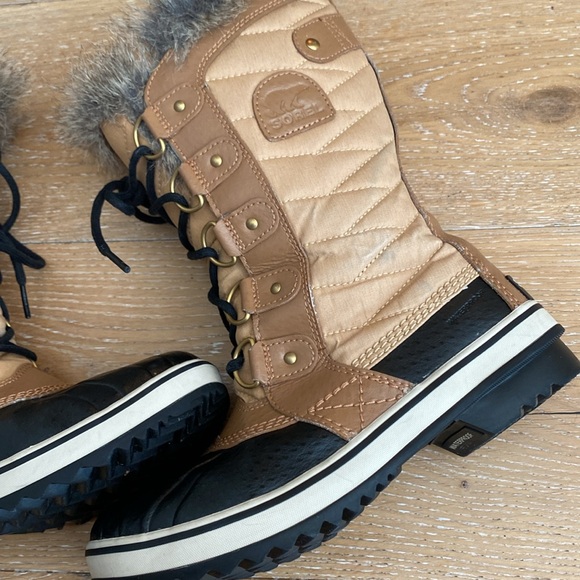 Sorel Joan of Arctic Boots (size 6) Waterproof! WORN ONE SEASON - Picture 11 of 16